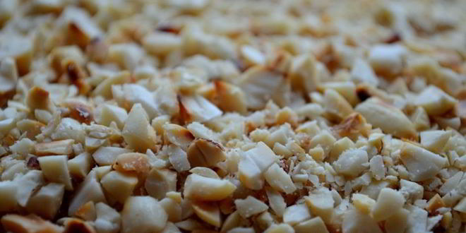 Рецепт брускетты со свеклой, мягким сыром и корнишонами