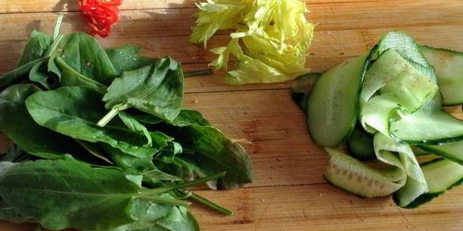 Рецепт брускетт с крабовыми палочками, айоли и огурцом