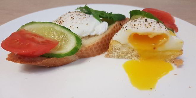 Рецепт брускетт с яйцом пашот