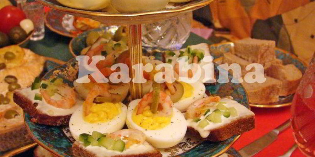 Как приготовить бутерброды с яйцом и креветками