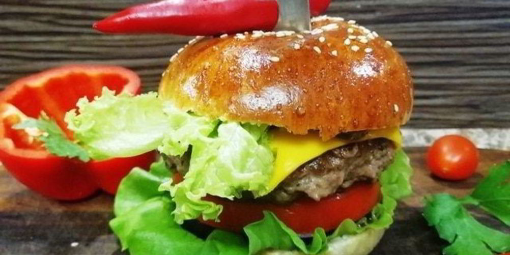 Как приготовить брутальный бургер с говядиной