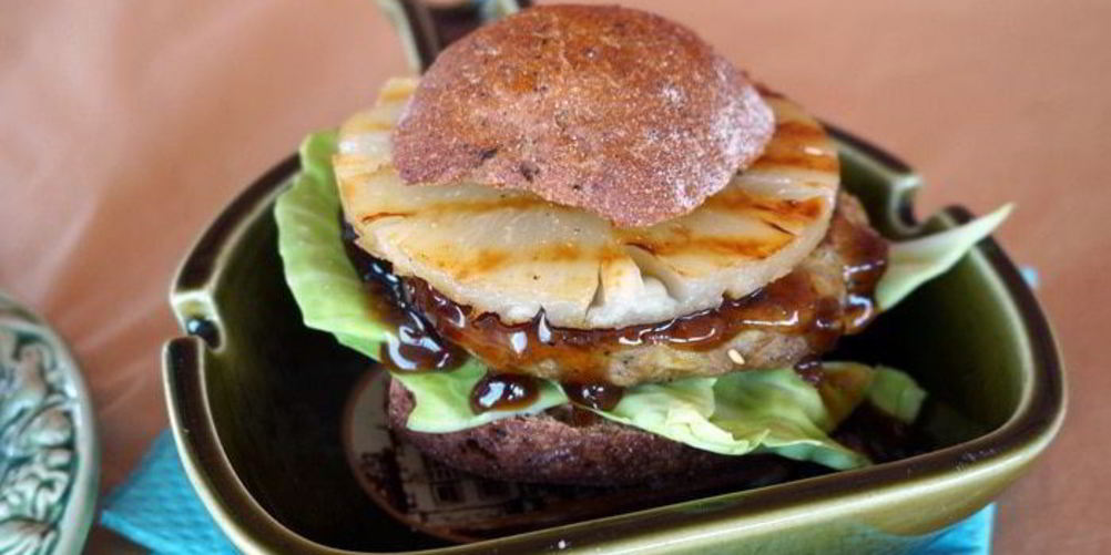 Как приготовить бургер с ананасом и соусом терияки