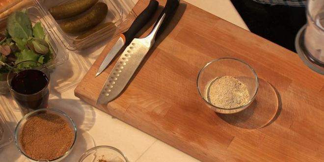 Рецепт бургера с говяжьей грудинкой и овощами фри