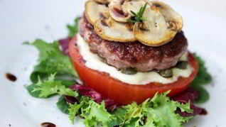 Рецепт Бургера с каперсами, помидором и майонезом