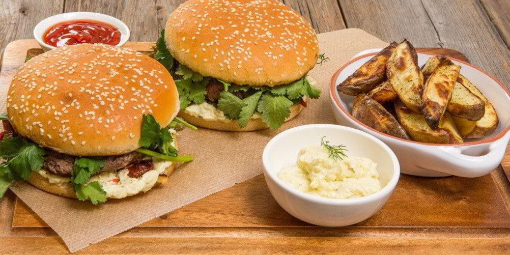 Как приготовить бургер три сыра