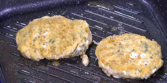 Рецепт бургеров с котлетками из семги и каперсов