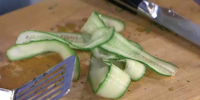 Рецепт бургеров с семгой и огурцом