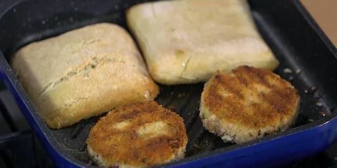 Рецепт бургеров с семгой и огурцом