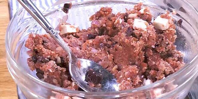 Рецепт бургеров с ягнятиной, фетой и оливками