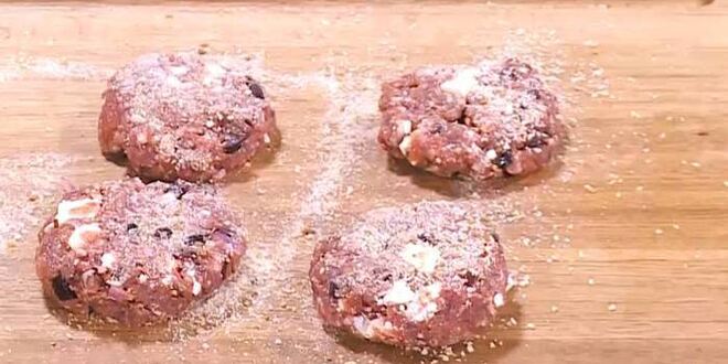 Рецепт бургеров с ягнятиной, фетой и оливками