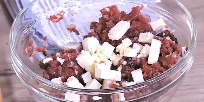 Рецепт бургеров с ягнятиной, фетой и оливками