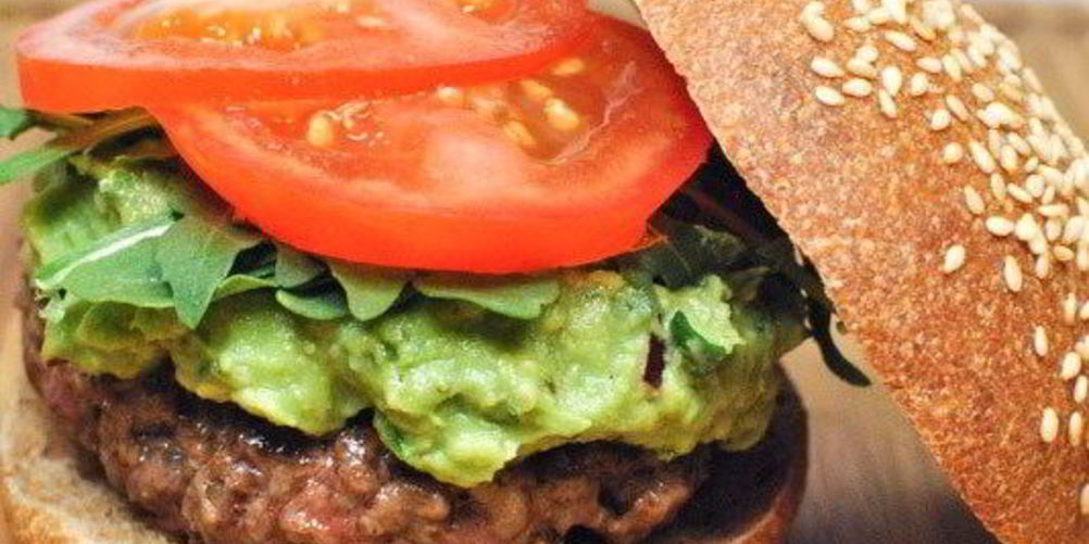 Как приготовить гамбургер с рукколой и гуакамоле