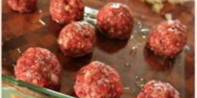 Рецепт гамбургеров с фрикадельками и сыром бри