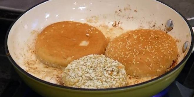 Рецепт овощных бургеров с чечевицей, грибами и курагой