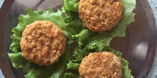 Рецепт постного бургера с котлетой из нута и свекольным соусом