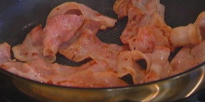 Рецепт бутерброда с курицей, беконом и авокадо