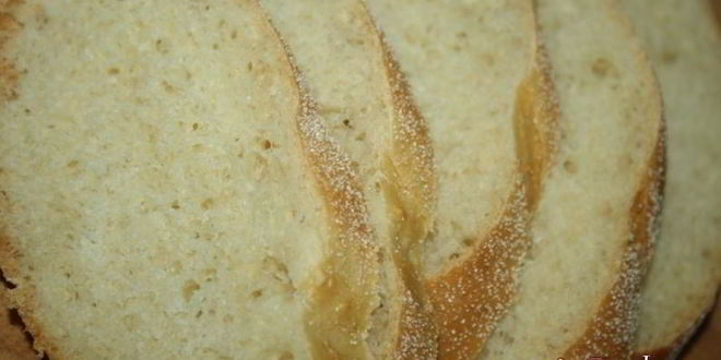 Рецепт бутербродов для завтрака с куриным филе, помидорами и перепелиными яйцами