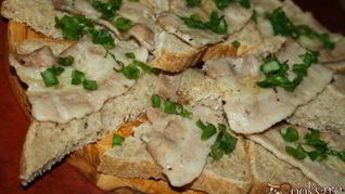 Рецепт Бутербродов с беконом и зеленым луком на мангале