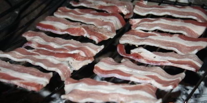 Рецепт бутербродов с беконом и зеленым луком на мангале