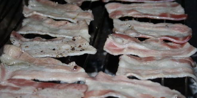 Рецепт бутербродов с беконом и зеленым луком на мангале