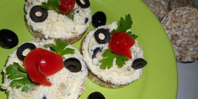 Рецепт бутербродов с домашним мягким сыром на хлебцах