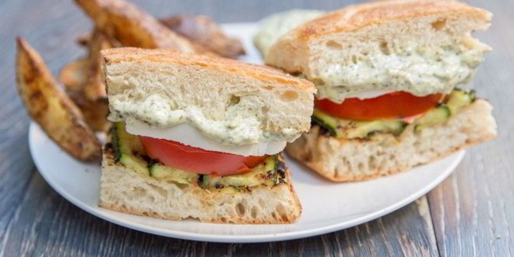 Как приготовить бутерброды с кабачком и помидором