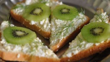 Рецепт Бутербродов с киви на День рождения