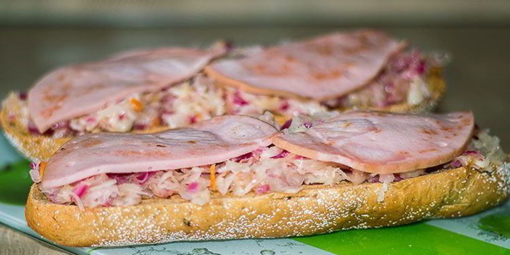 Как приготовить бутерброды с квашеной капустой и колбасой