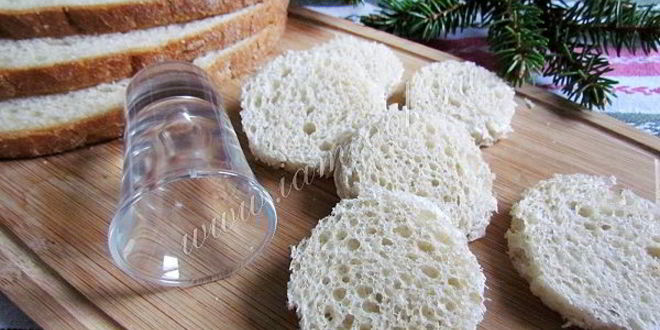 Рецепт бутербродов с огурцом и форелью