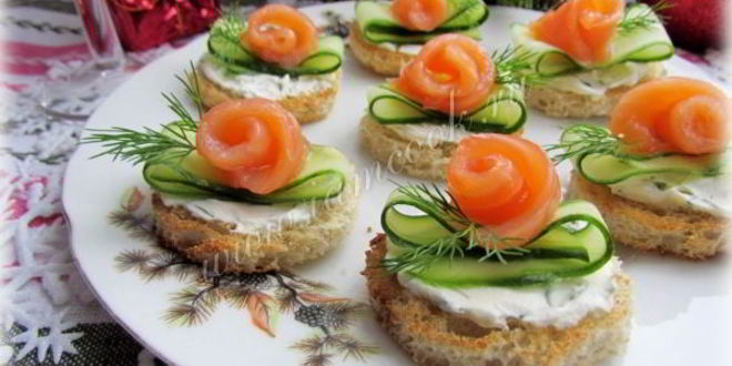 Рецепт бутербродов с огурцом и форелью