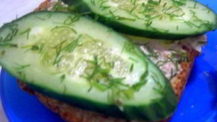 Рецепт Бутербродов с паштетом и огурцом