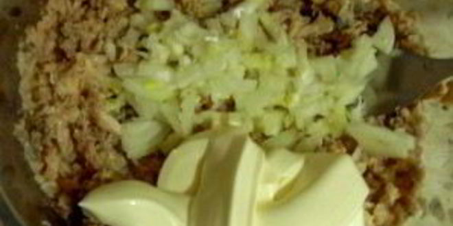 Рецепт бутербродов с паштетом и огурцом