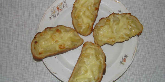 Рецепт бутербродов с сыром и дольками ананаса