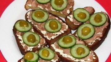 Рецепт Бутербродов с тунцом и огурцом