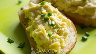 Рецепт Бутербродов с яичницей-болтуньей