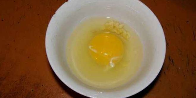 Рецепт бутербродов с яйцом, майонезом, чесноком и сыром