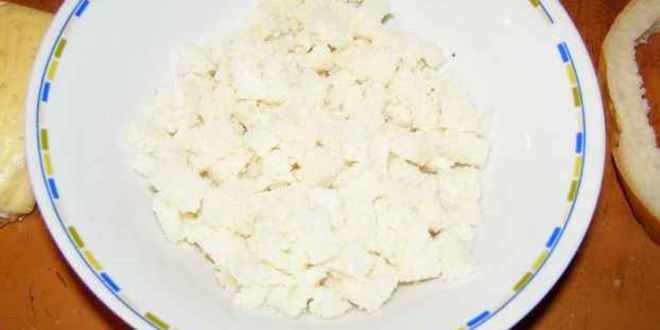 Рецепт бутербродов с яйцом, майонезом, чесноком и сыром