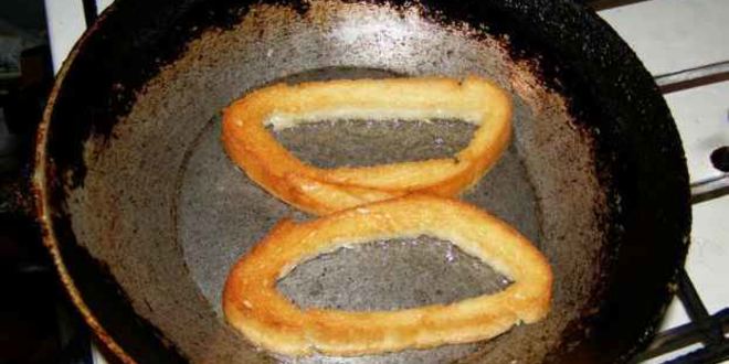 Рецепт бутербродов с яйцом, майонезом, чесноком и сыром