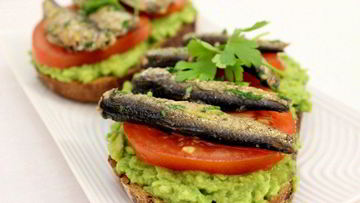 Рецепт Бутербродов со шпротами и авокадо