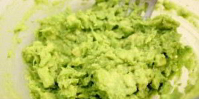 Рецепт бутербродов со шпротами и авокадо