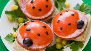 Рецепт Бутербродов в виде божьих коровок
