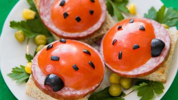 Рецепт Бутербродов в виде божьих коровок