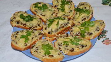 Рецепт Горячих бутербродов с грибами и сыром в духовке