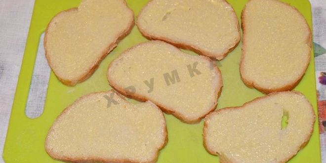 Рецепт горячих бутербродов с грибами и сыром в духовке