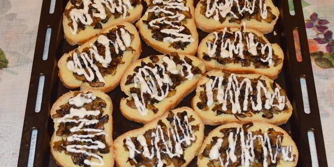 Рецепт горячих бутербродов с грибами и сыром в духовке