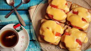 Рецепт Горячих бутербродов с колбасой в микроволновке