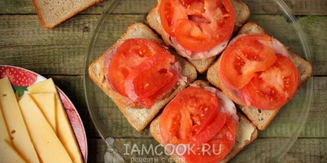 Рецепт горячих бутербродов с колбасой в микроволновке
