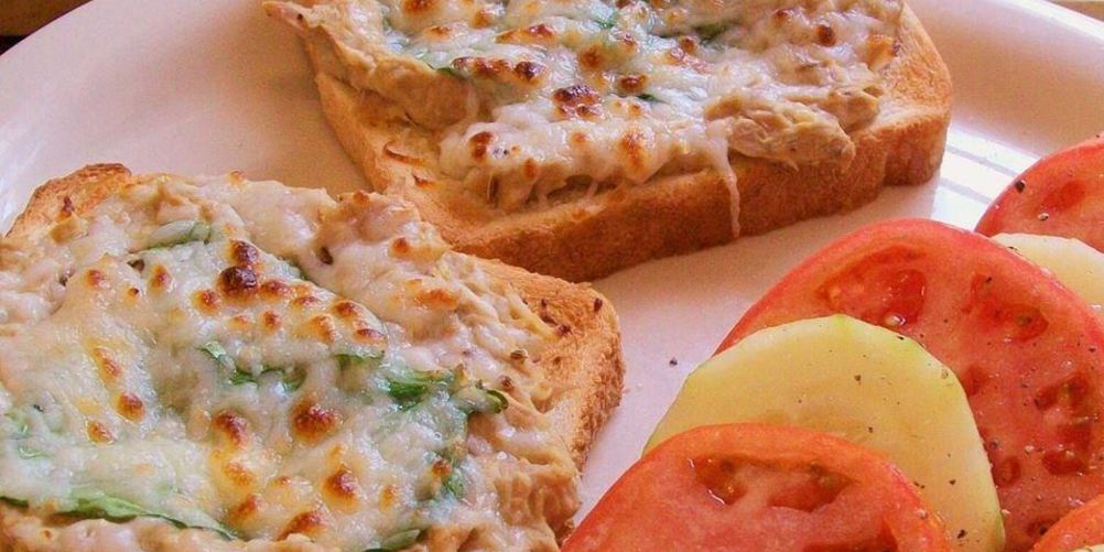 Как приготовить горячие бутерброды с тунцом