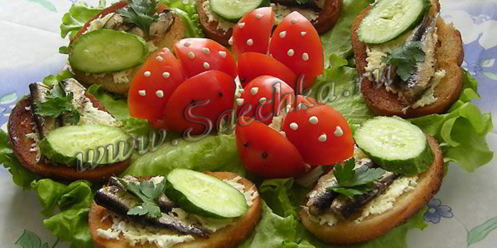 Как приготовить горячие бутерброды со шпротами