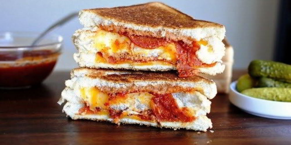 Как приготовить горячие пицца-бутерброды